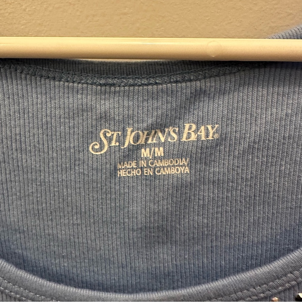 St. John’s Bay Rhinestone Tank Top. Women’s Medium. - Picture 4 of 5